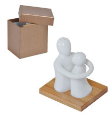 Солонка и перечница  